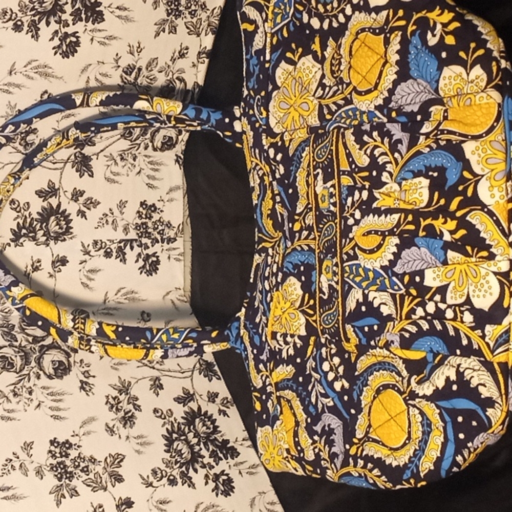 Vera Bradley Hand Bag
